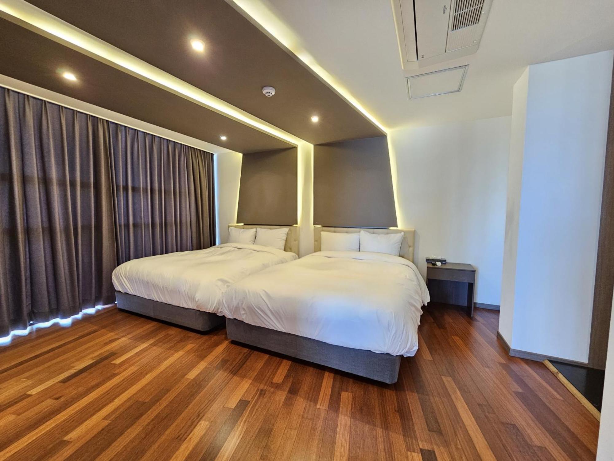 סאוגוויפו Jeju Hotel Scarboro מראה חיצוני תמונה